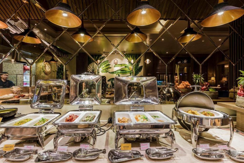 Sunflower Cbq Hotel Хошимін Екстер'єр фото