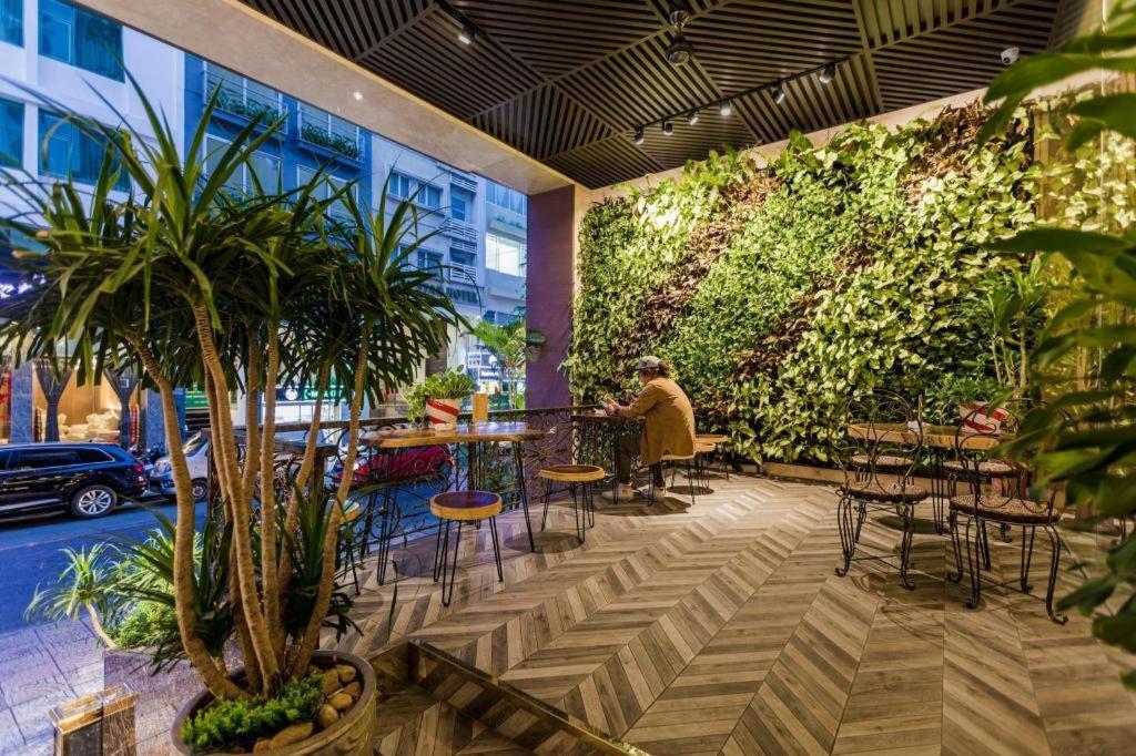 Sunflower Cbq Hotel Хошимін Екстер'єр фото
