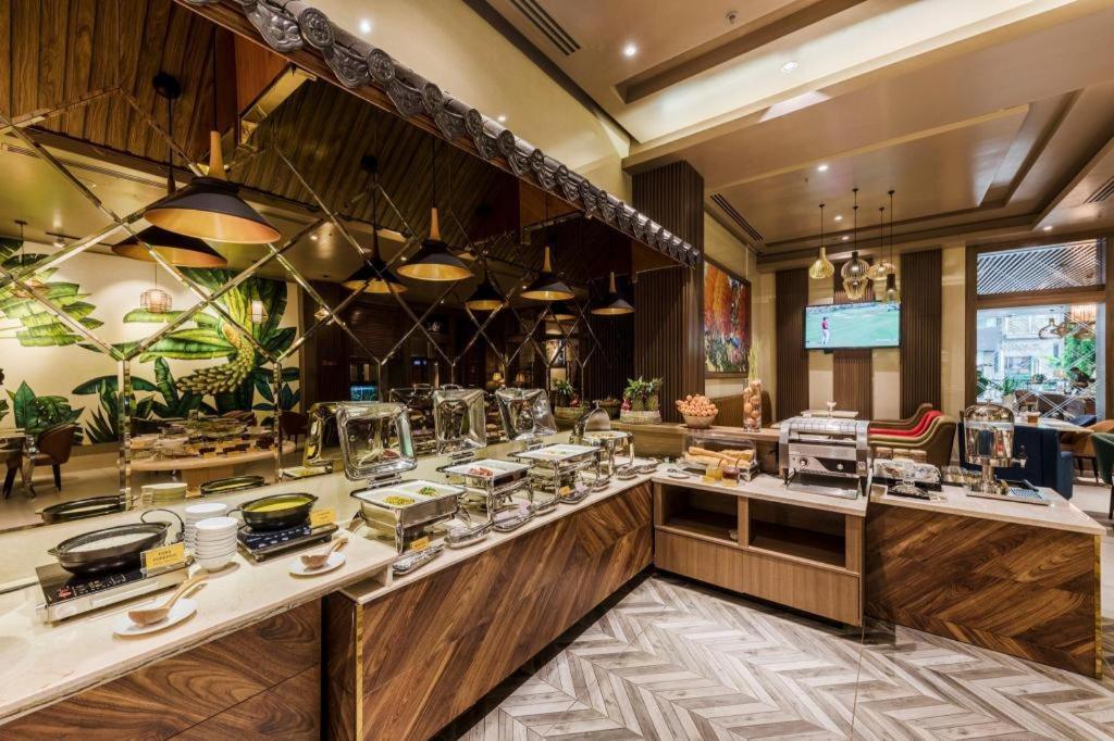 Sunflower Cbq Hotel Хошимін Екстер'єр фото